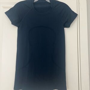 Lululemon Swiftly Tech Short Sleeve Shirt 2.0 True Navy Size 4